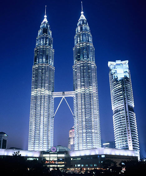 petronastowers_468x563.jpg